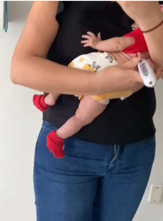 Atendimento domiciliar de fisioterapia respiratória em bebê